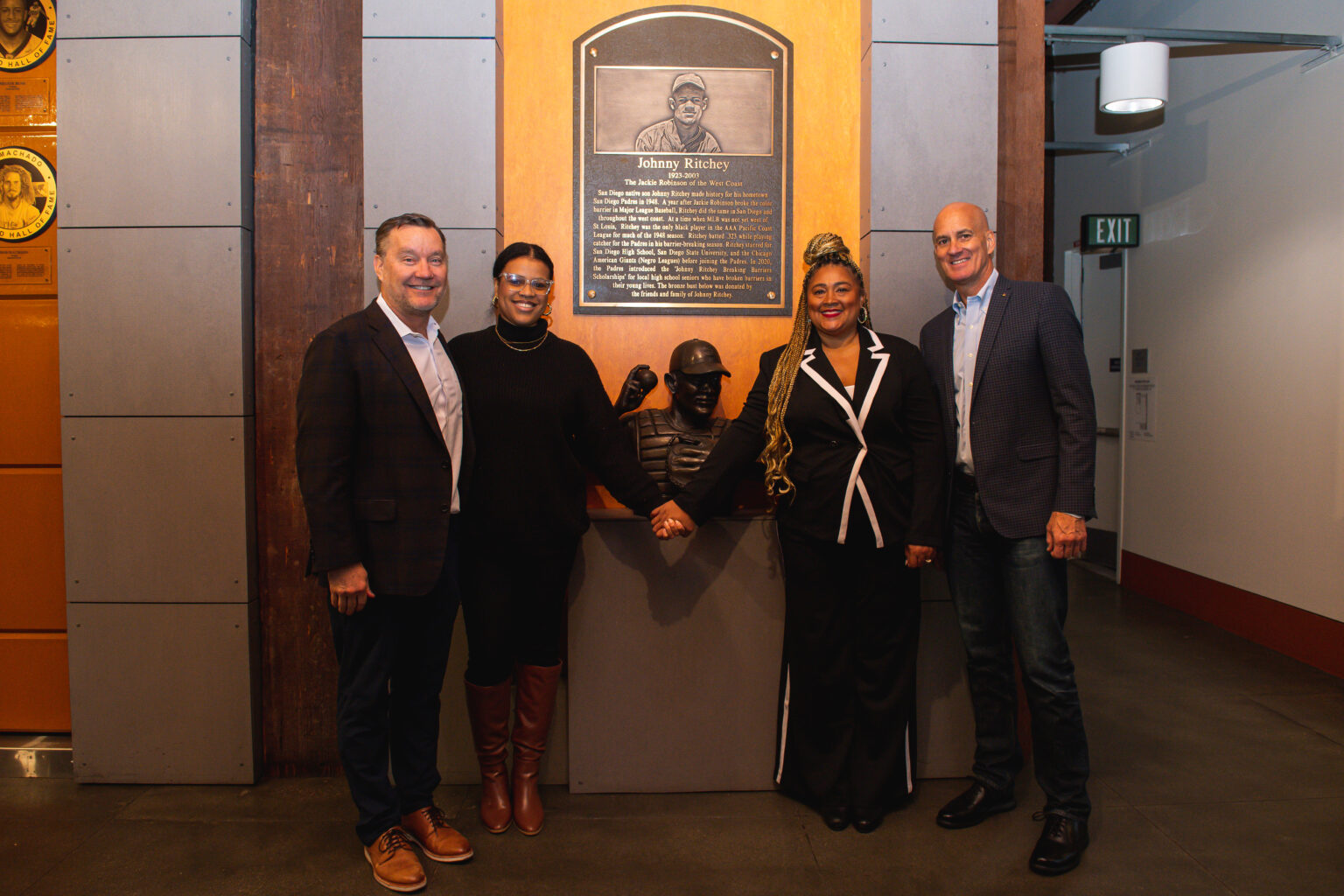 Proud to represent the Pacific Coast League Padres and host our 2023 Johnny  Ritchey Breaking Barriers Scholarship recipients tonight!…